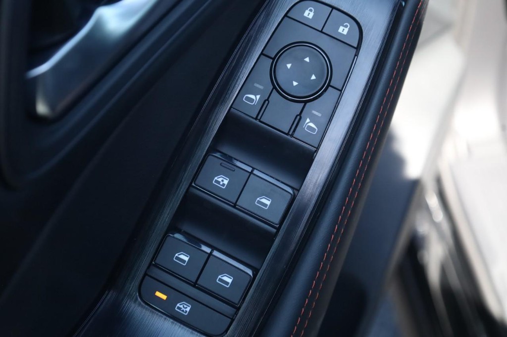 Nissan Rogue Vehicle Image 11