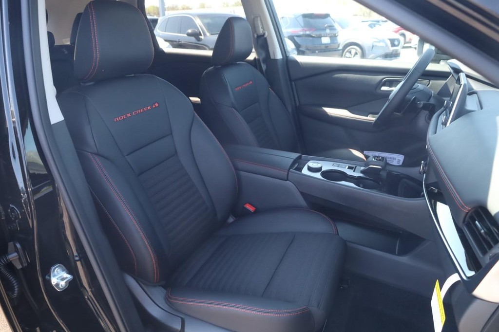 Nissan Rogue Vehicle Image 20
