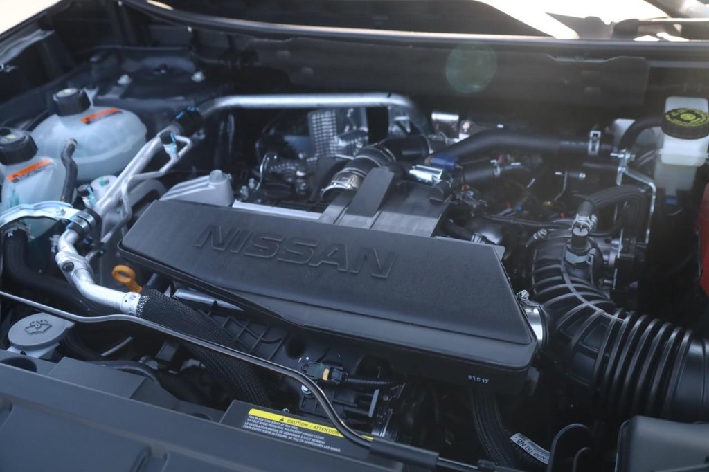Nissan Rogue Vehicle Image 23