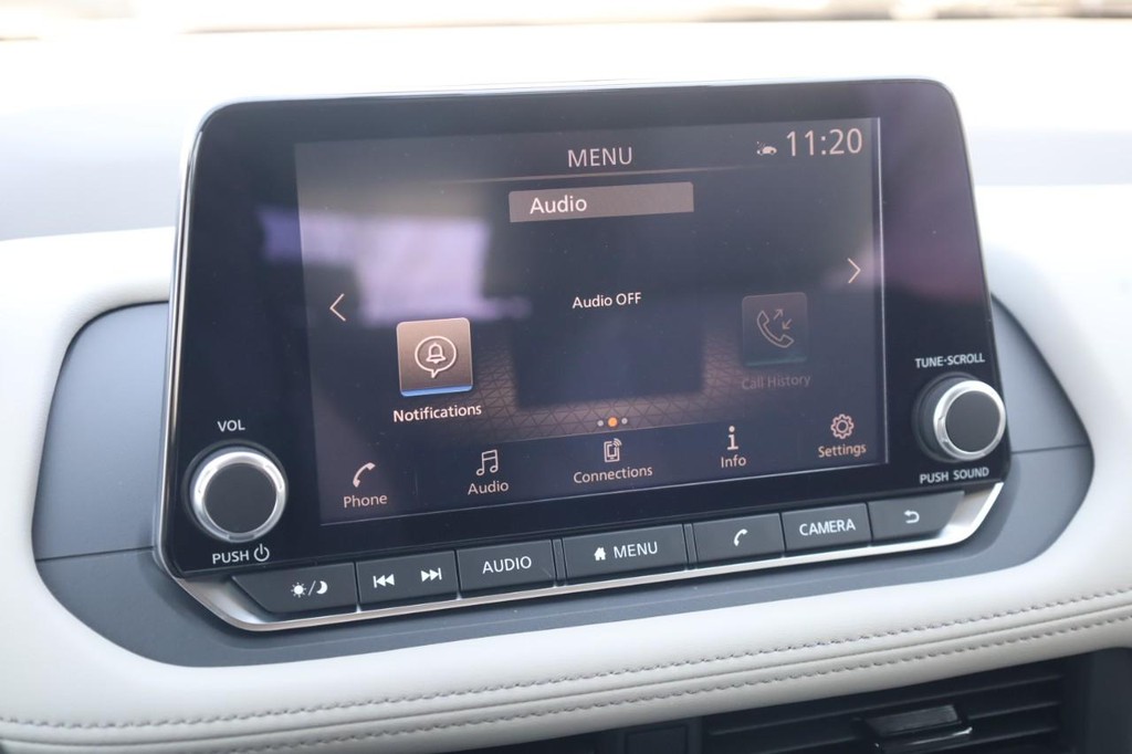 Nissan Rogue Vehicle Full-screen Gallery Image 13