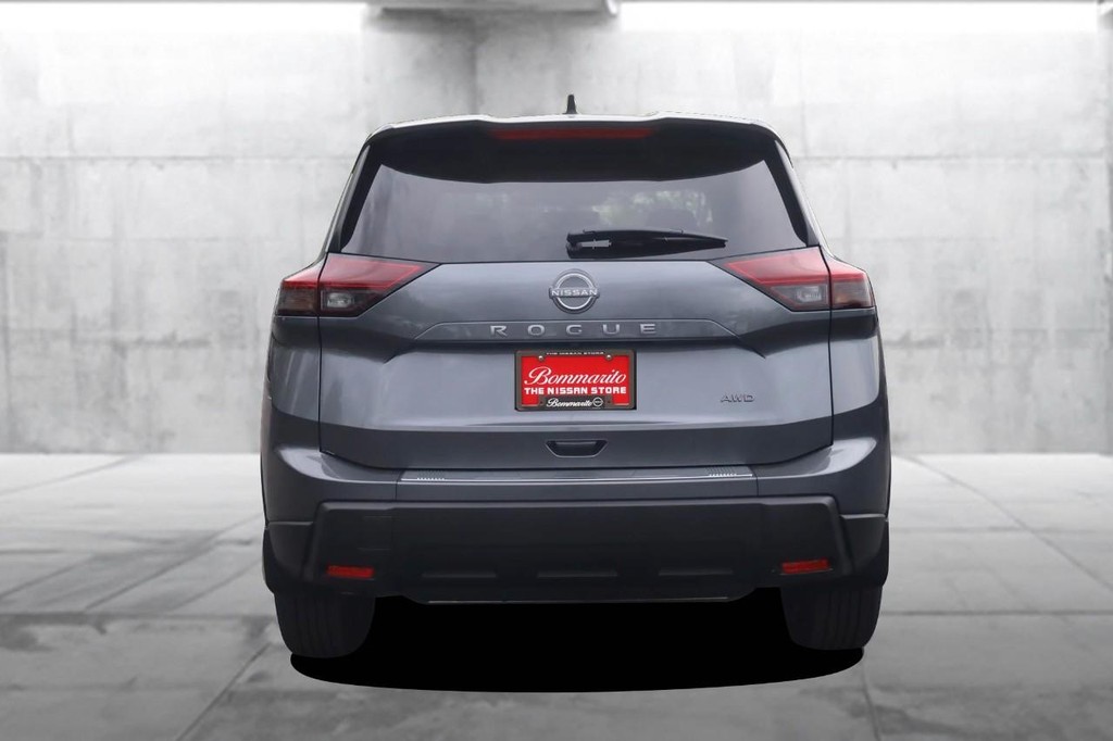 Nissan Rogue Vehicle Image 06