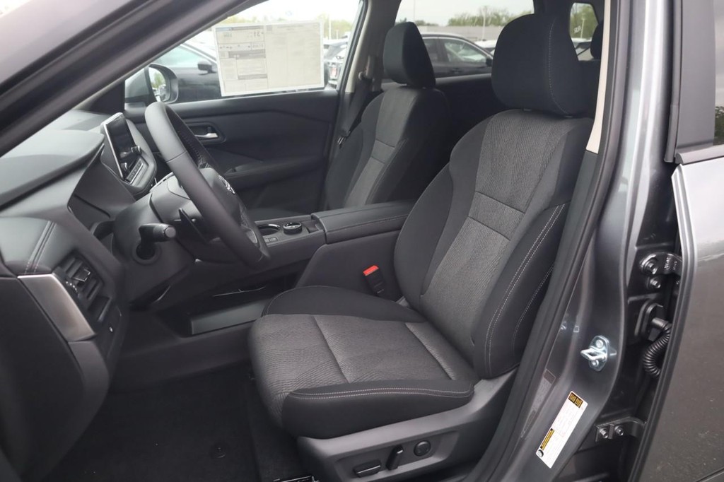 Nissan Rogue Vehicle Image 20