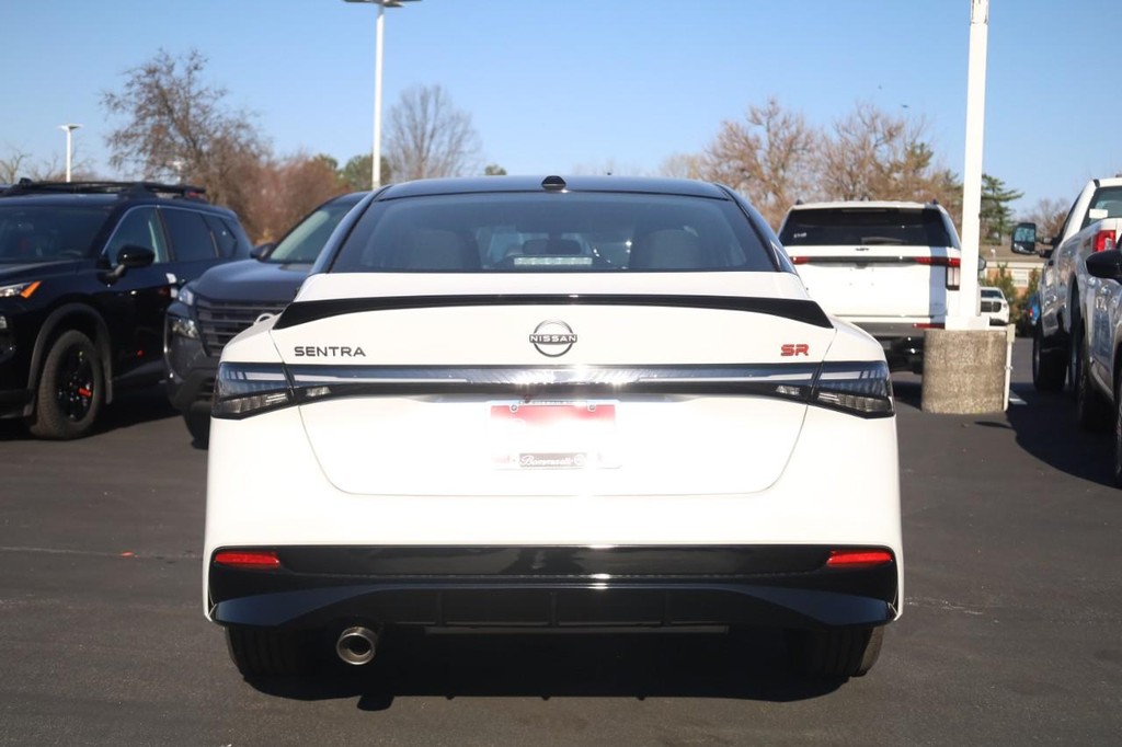 Nissan Sentra Vehicle Image 05