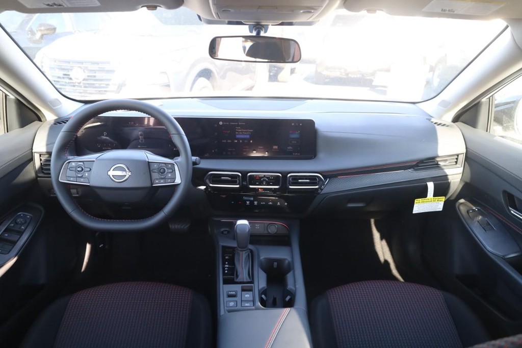 Nissan Sentra Vehicle Image 06