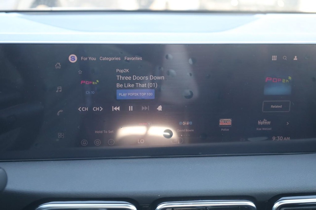 Nissan Sentra Vehicle Image 13