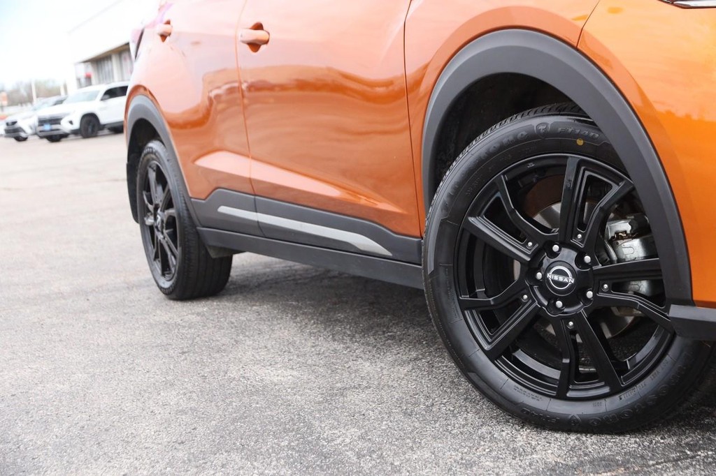 Nissan Kicks Vehicle Image 03