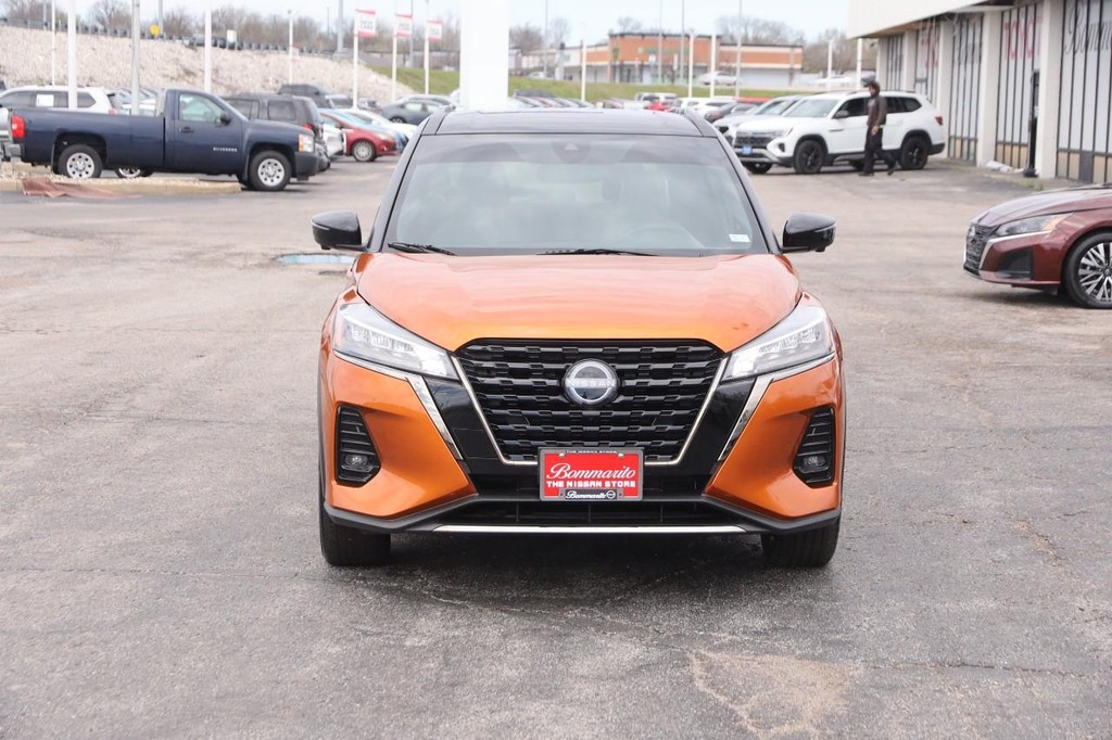 Nissan Kicks Vehicle Image 04