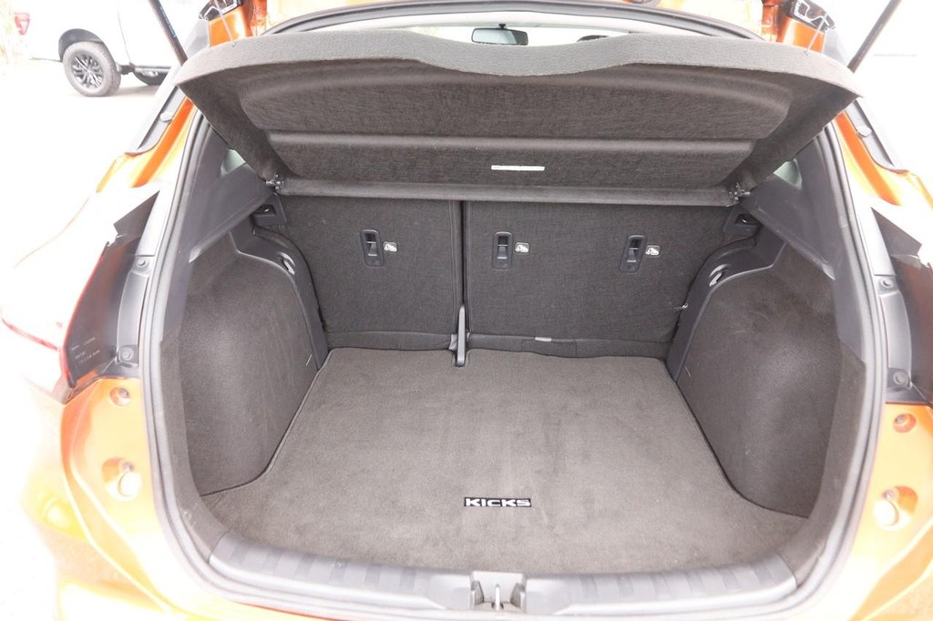 Nissan Kicks Vehicle Image 07