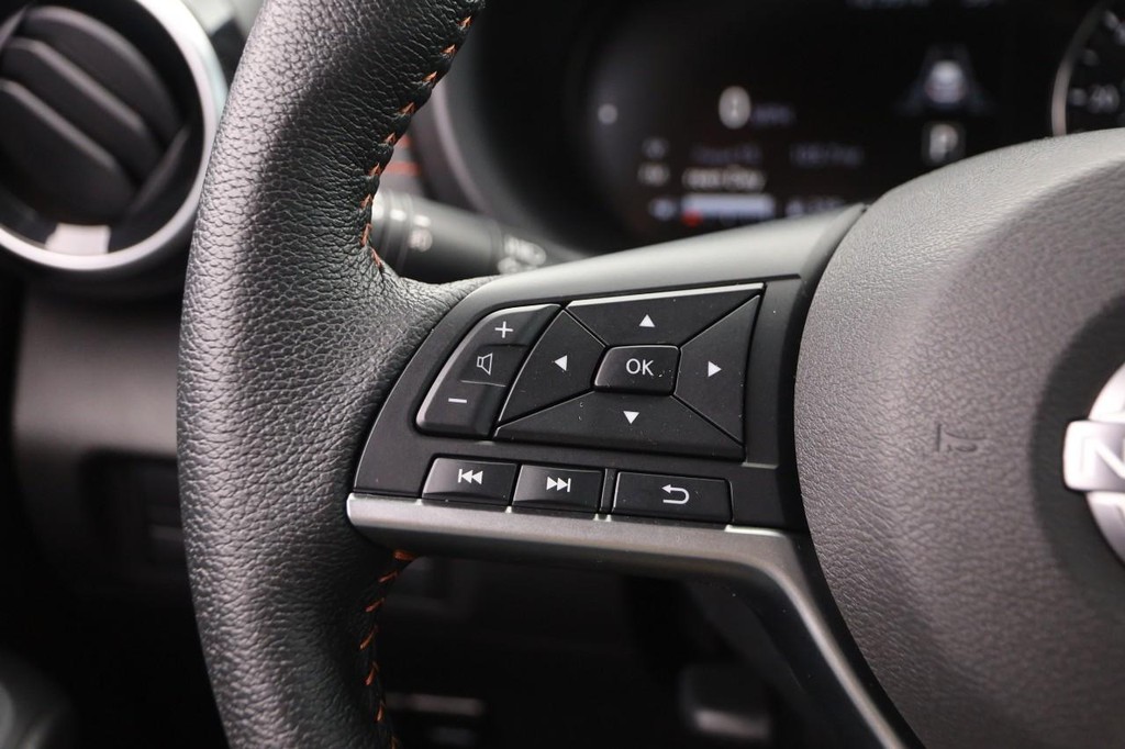 Nissan Kicks Vehicle Image 11