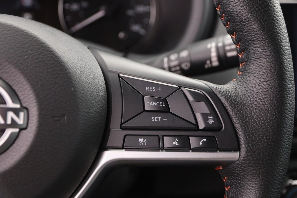 Nissan Kicks Vehicle Image 12