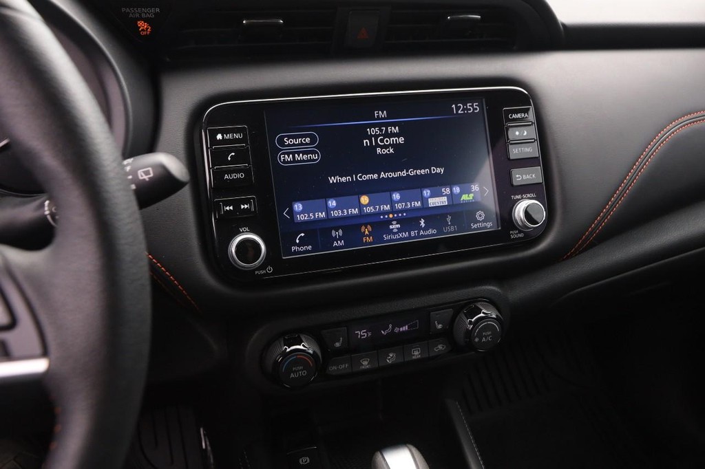 Nissan Kicks Vehicle Image 15