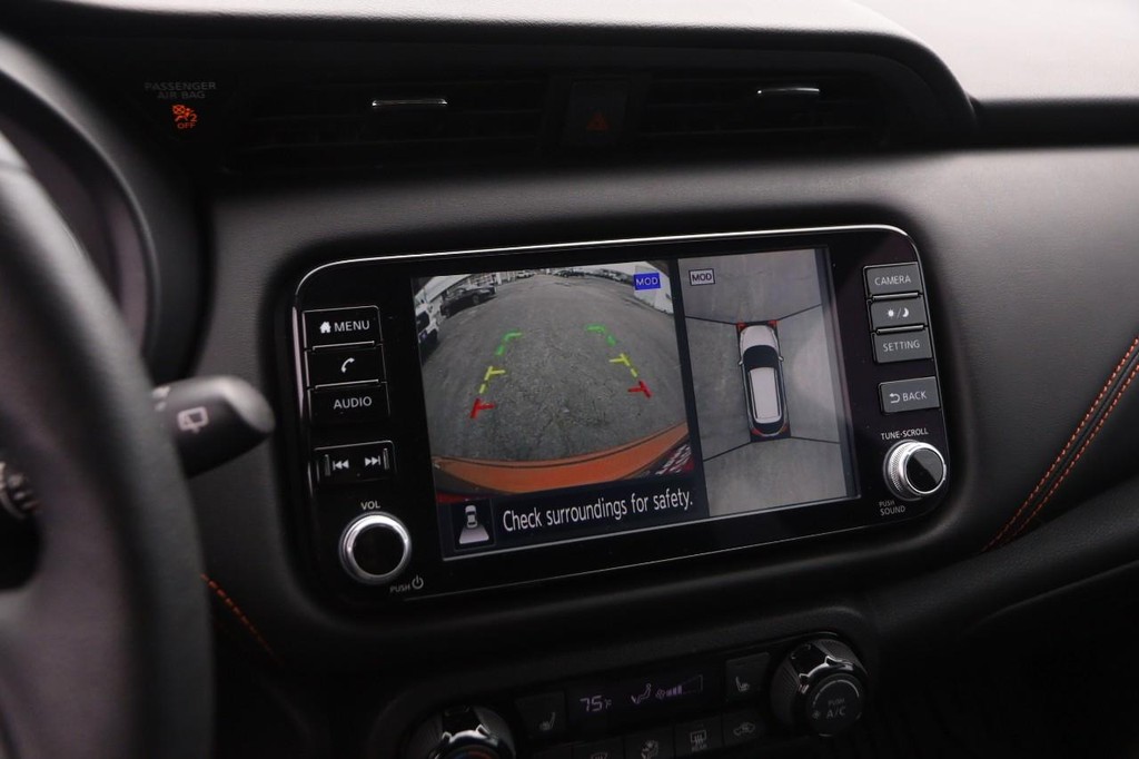 Nissan Kicks Vehicle Image 16