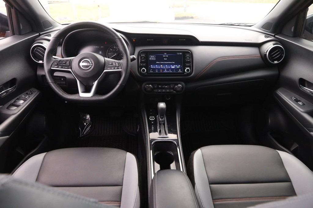 Nissan Kicks Vehicle Image 19