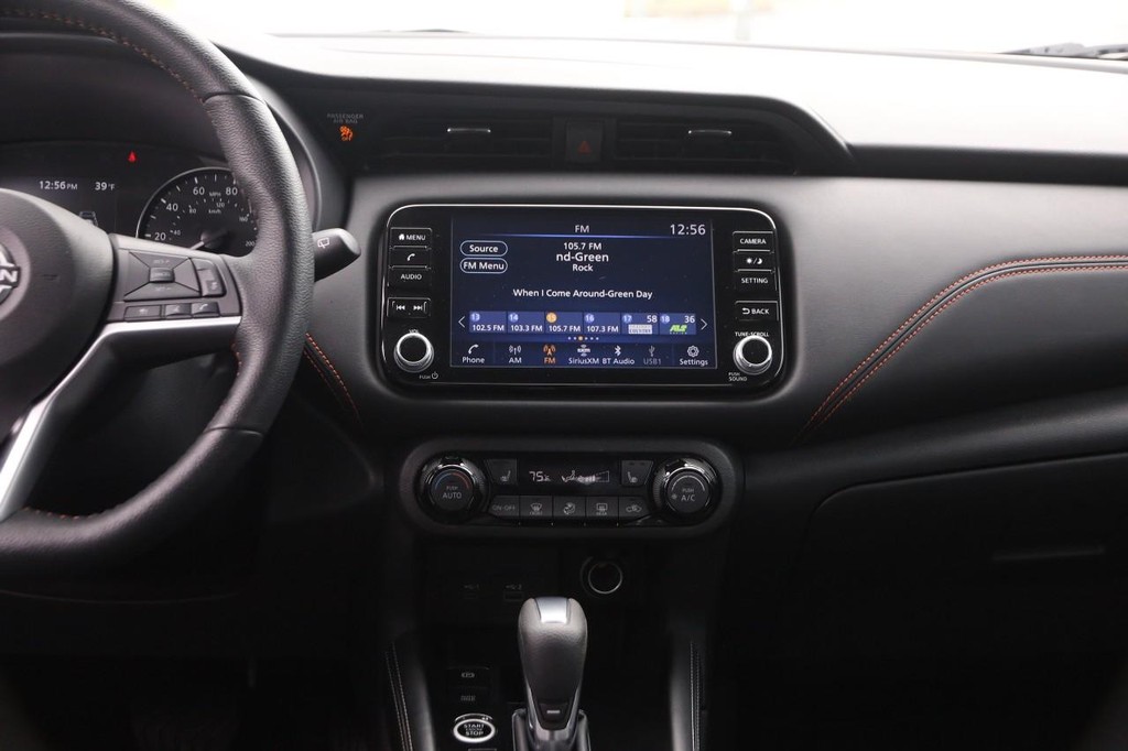 Nissan Kicks Vehicle Image 22