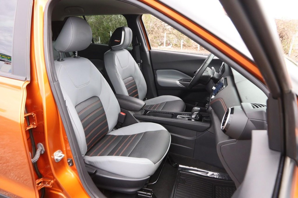 Nissan Kicks Vehicle Image 24