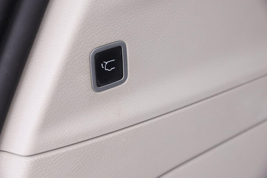 Chrysler Pacifica Vehicle Image 08