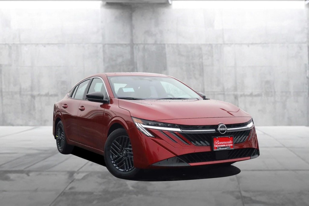 Nissan Sentra Vehicle Full-screen Gallery Image 2