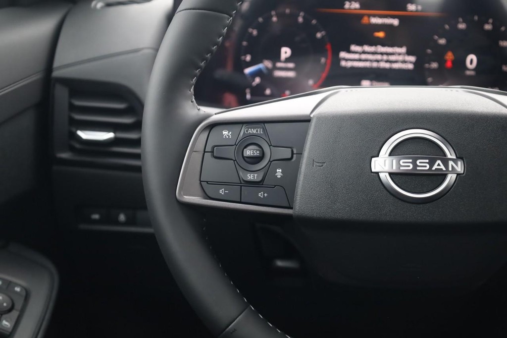 Nissan Sentra Vehicle Full-screen Gallery Image 10