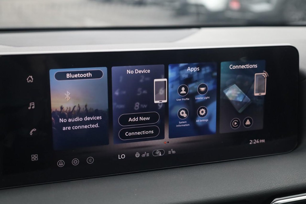 Nissan Sentra Vehicle Full-screen Gallery Image 14