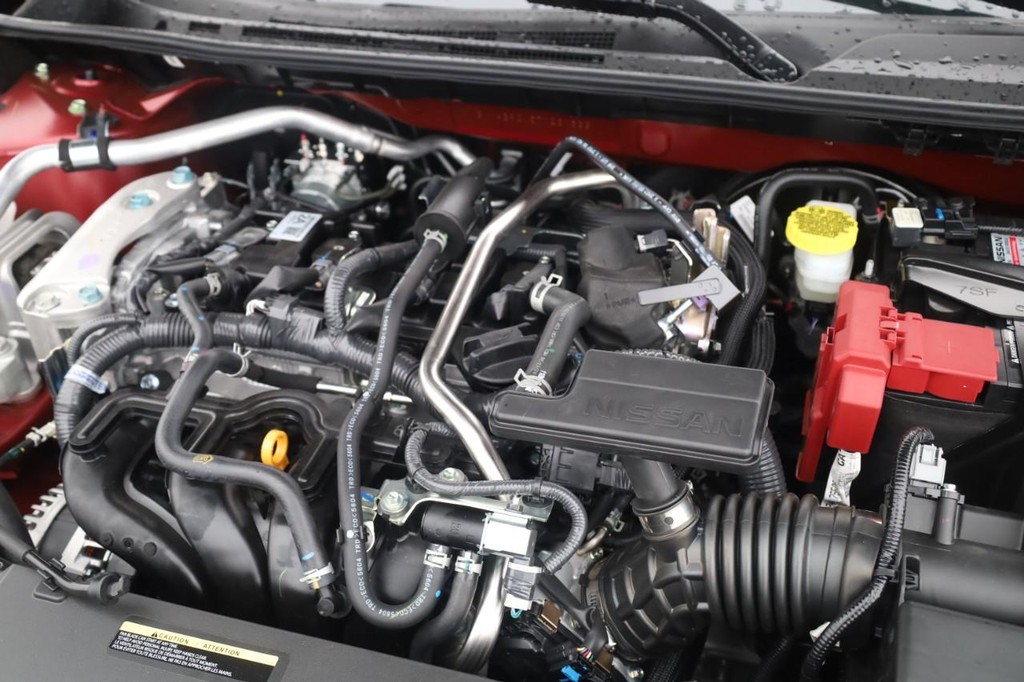 Nissan Sentra Vehicle Full-screen Gallery Image 25