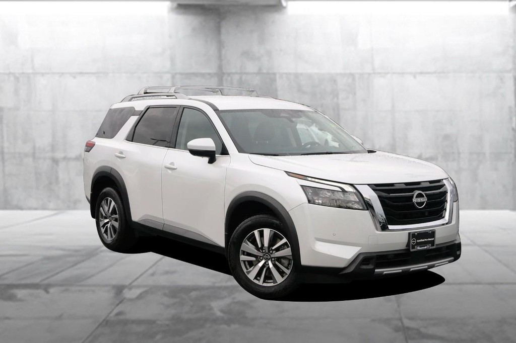 Nissan Pathfinder Vehicle Image 02