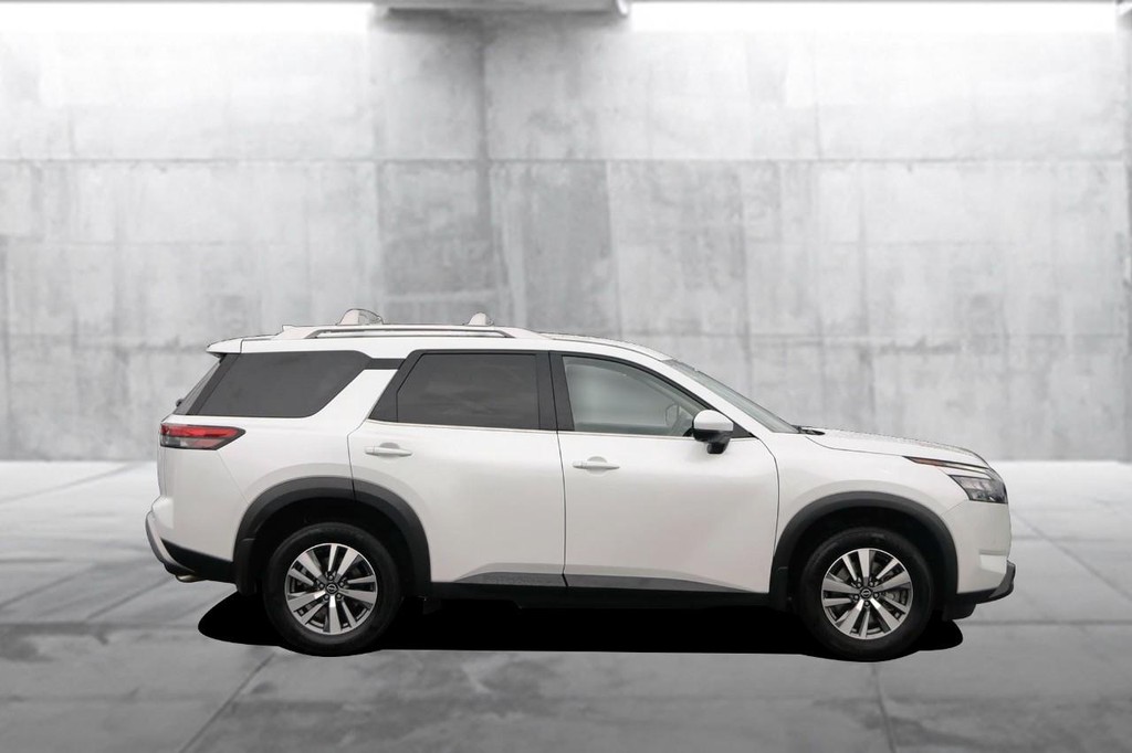 Nissan Pathfinder Vehicle Image 05