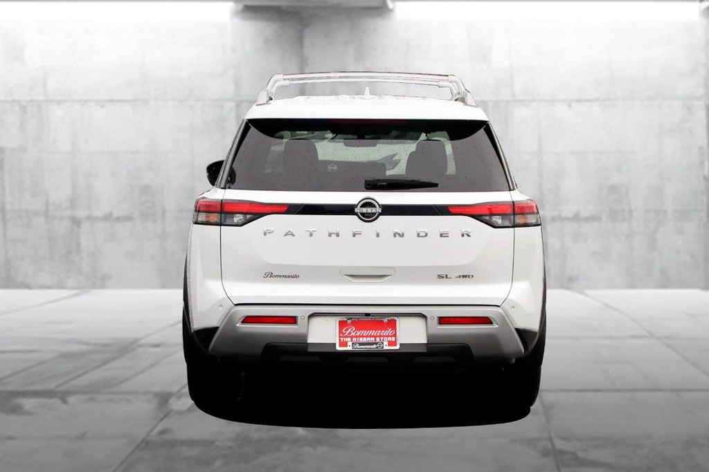 Nissan Pathfinder Vehicle Image 06