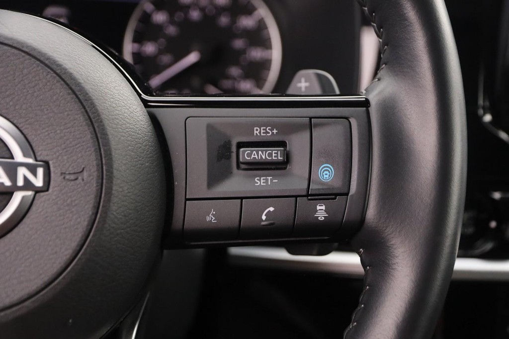 Nissan Pathfinder Vehicle Image 14