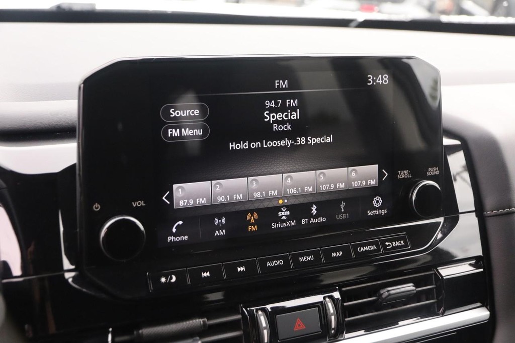 Nissan Pathfinder Vehicle Image 18