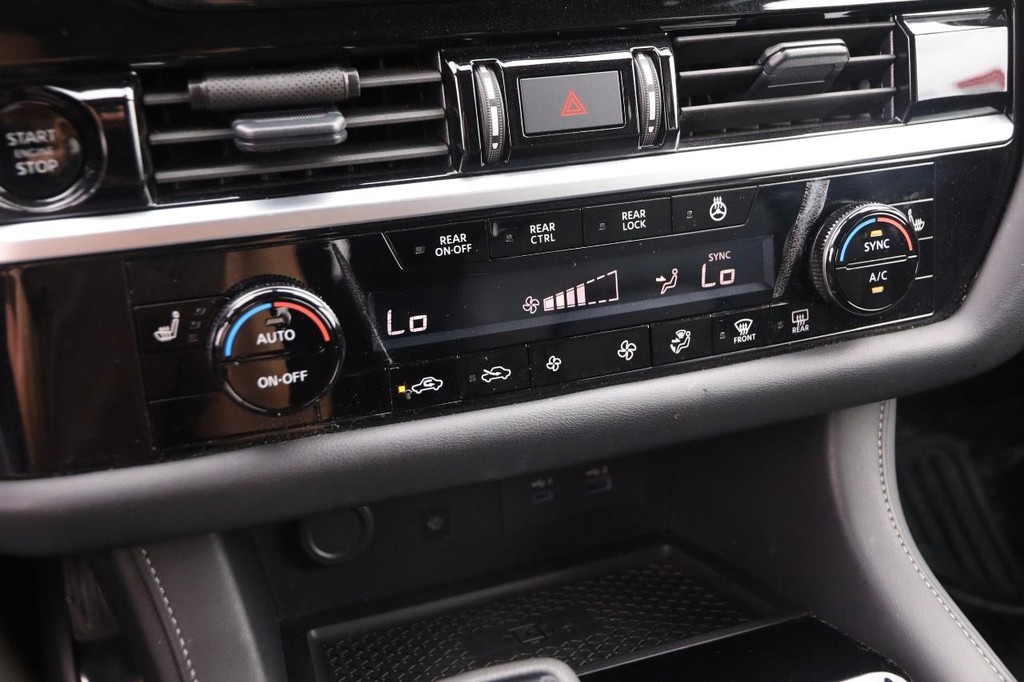 Nissan Pathfinder Vehicle Image 20