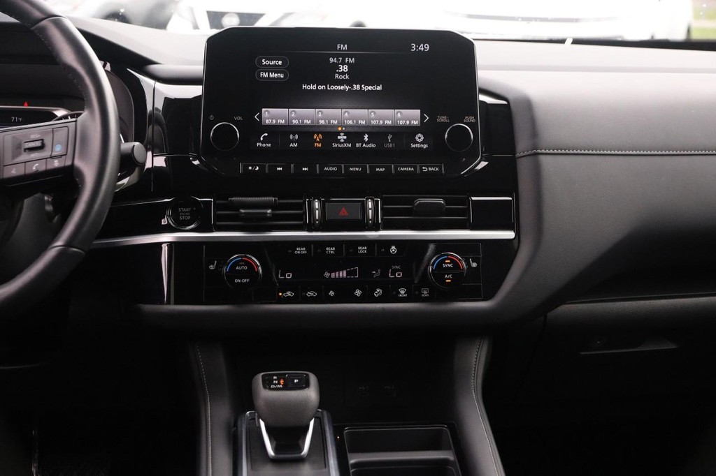 Nissan Pathfinder Vehicle Image 26