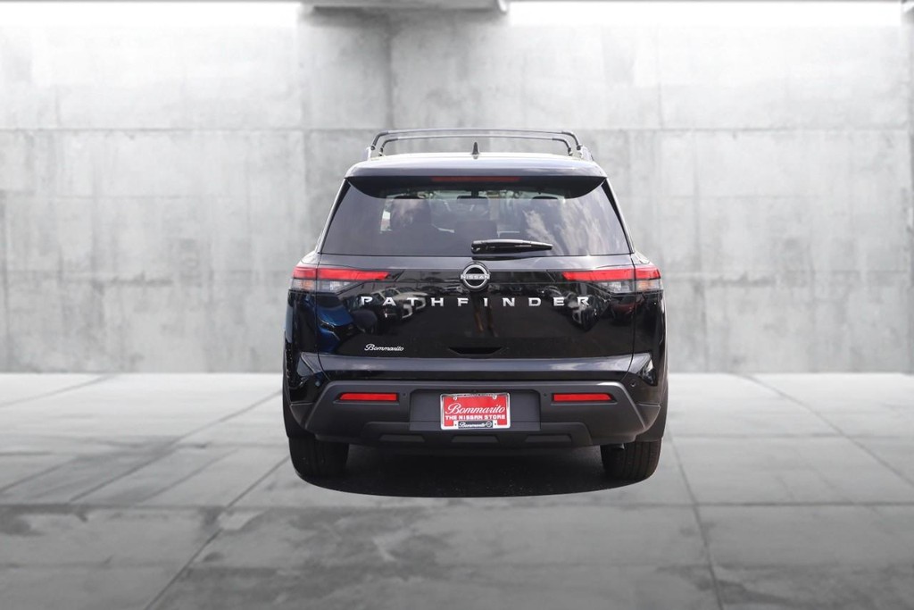 Nissan Pathfinder Vehicle Image 06