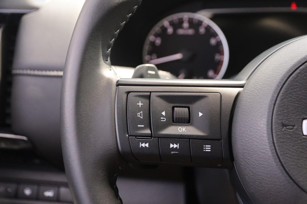 Nissan Pathfinder Vehicle Image 13