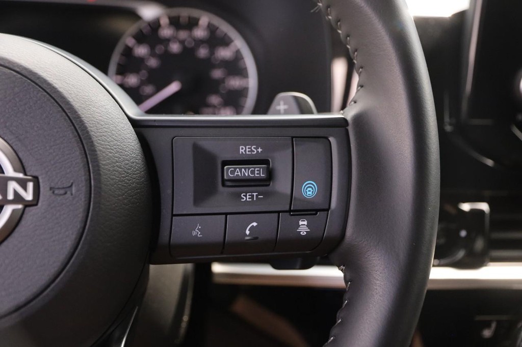 Nissan Pathfinder Vehicle Image 14