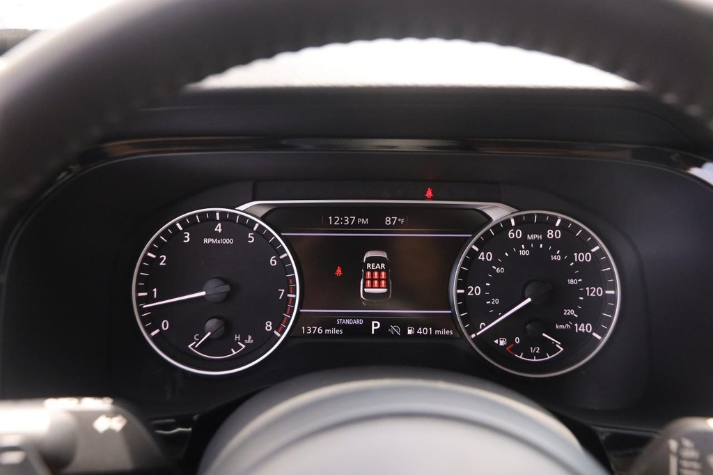 Nissan Pathfinder Vehicle Image 15