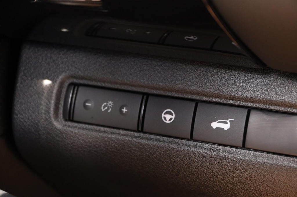 Nissan Pathfinder Vehicle Image 21