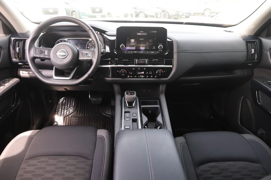 Nissan Pathfinder Vehicle Image 22