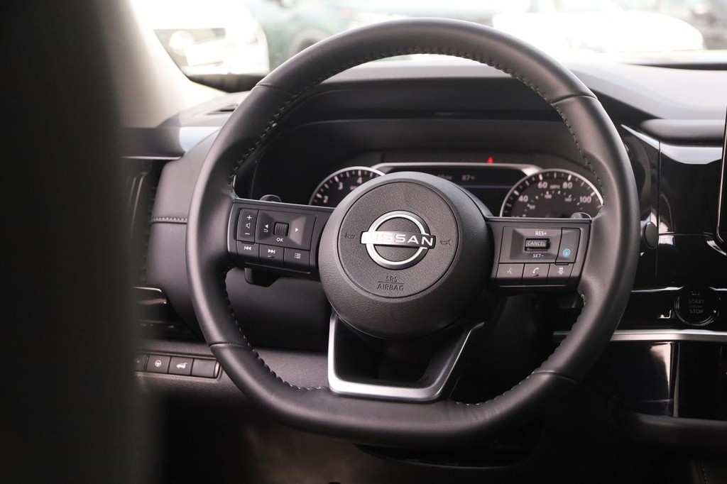 Nissan Pathfinder Vehicle Image 24