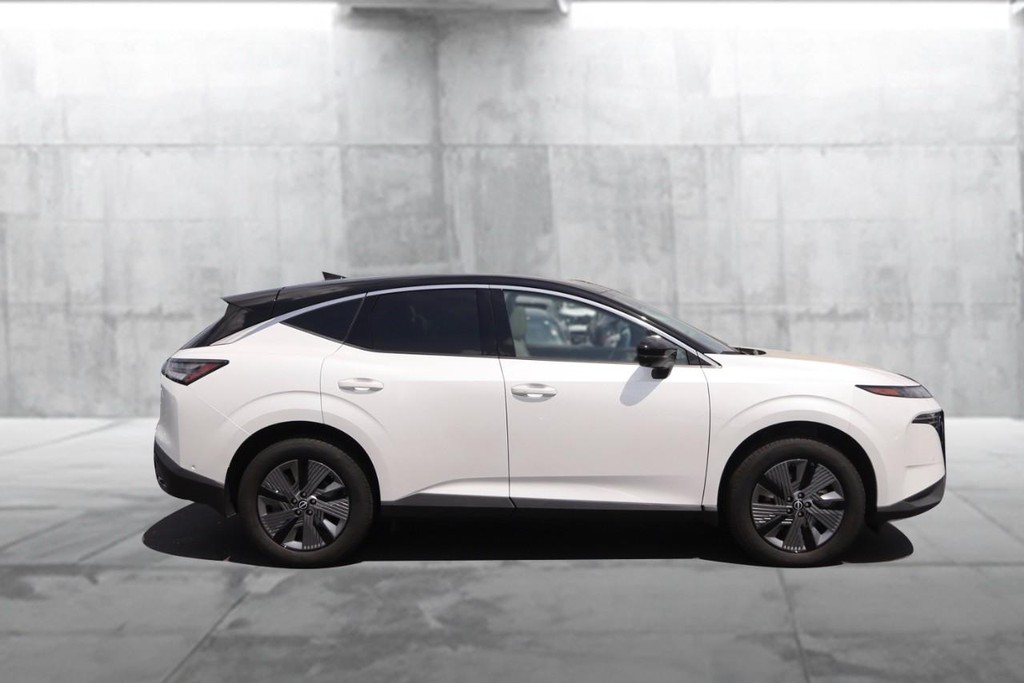 Nissan Murano Vehicle Image 05