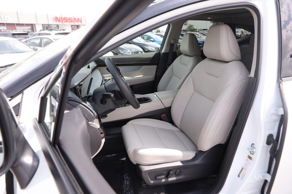Nissan Murano Vehicle Image 10