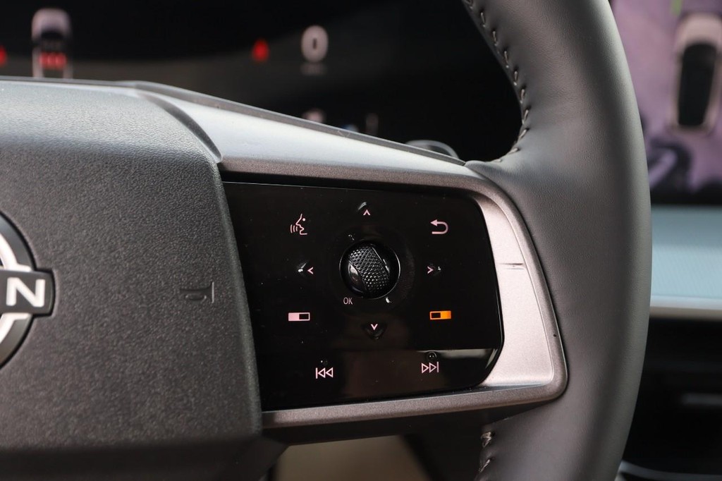 Nissan Murano Vehicle Image 14