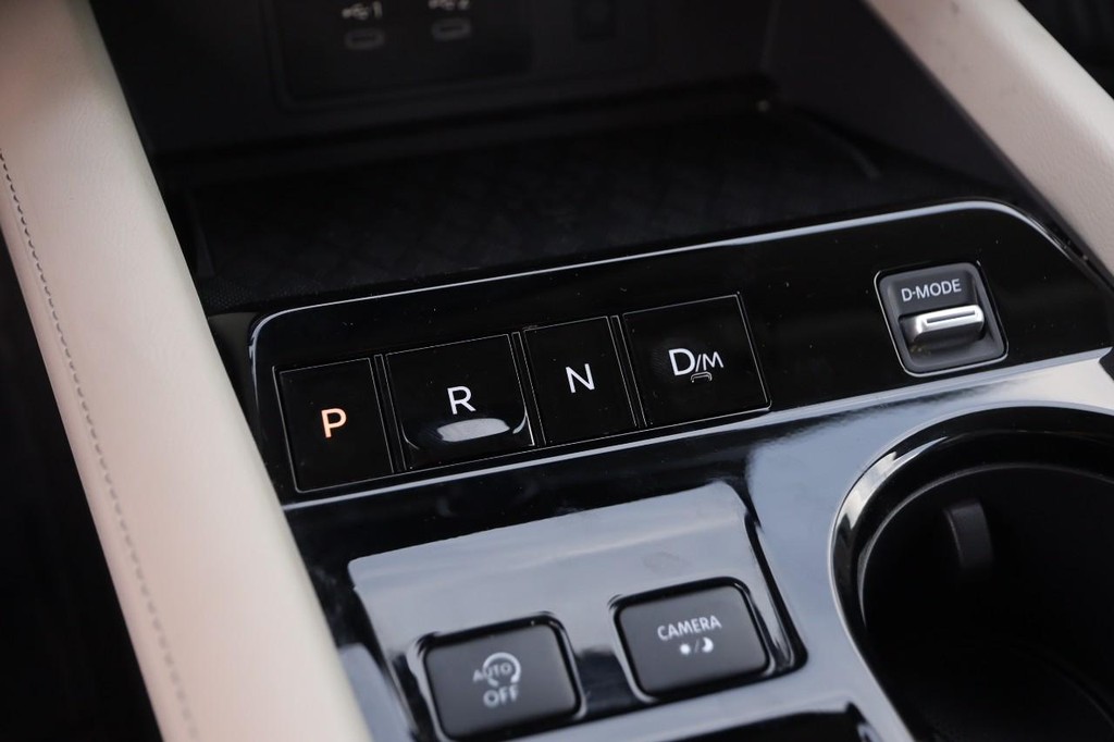 Nissan Murano Vehicle Image 21