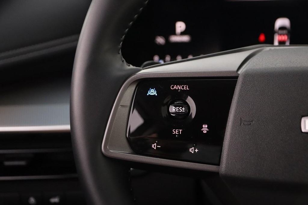 Nissan Murano Vehicle Image 13