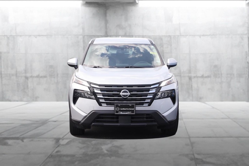 Nissan Rogue Vehicle Image 04