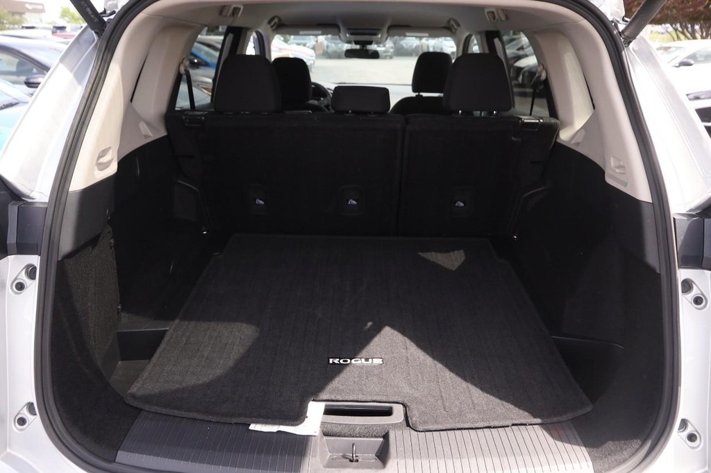 Nissan Rogue Vehicle Image 07