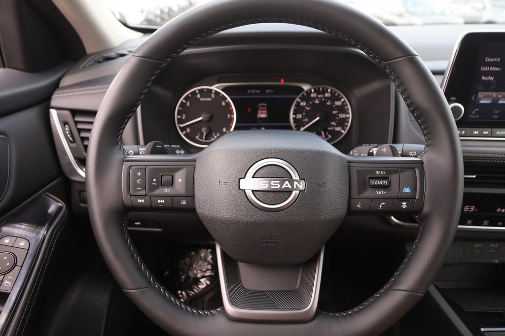 Nissan Rogue Vehicle Image 11