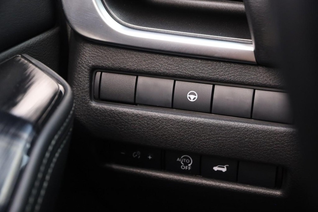 Nissan Rogue Vehicle Image 21