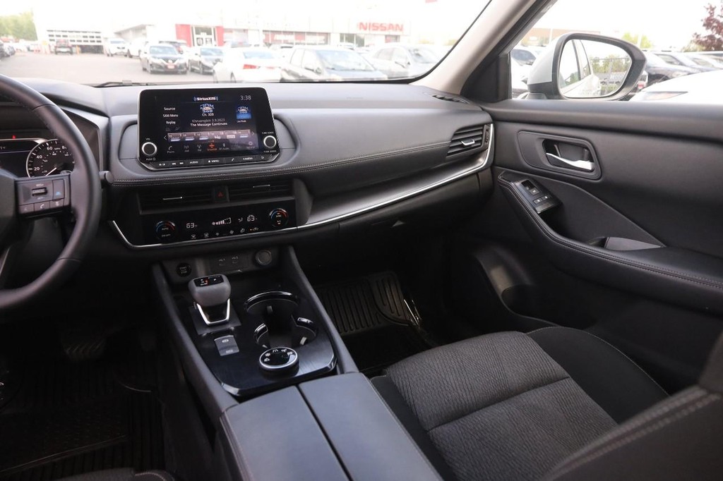 Nissan Rogue Vehicle Image 26