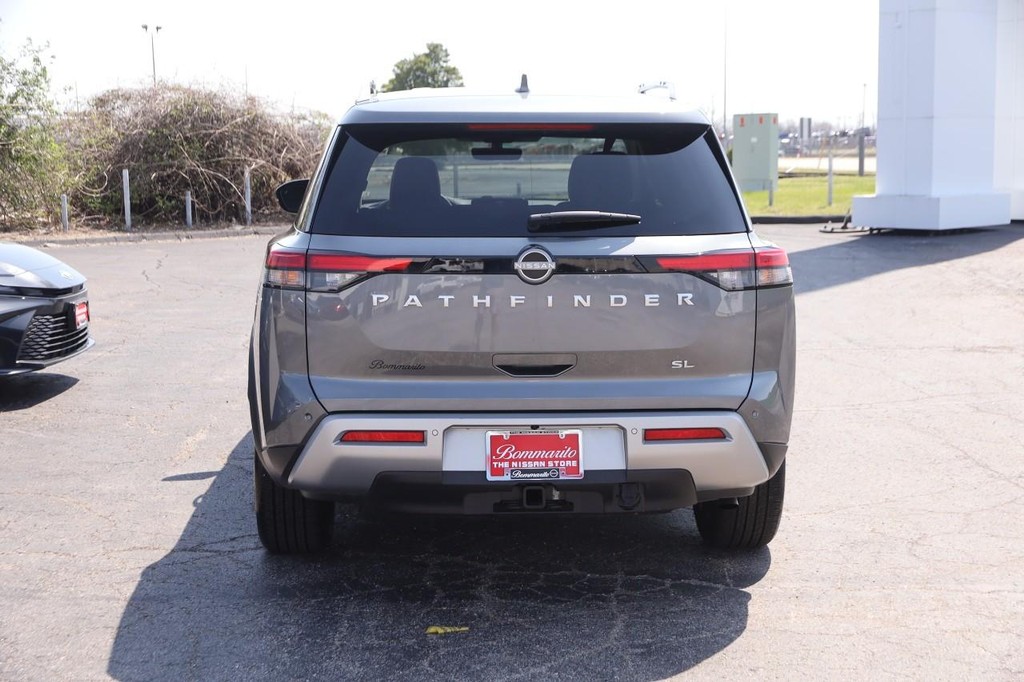 Nissan Pathfinder Vehicle Image 06