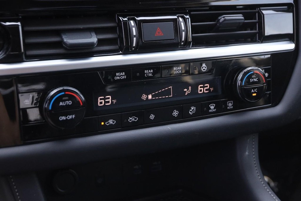 Nissan Pathfinder Vehicle Image 20